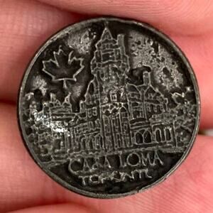 Casa Loma Toronto Canada Gray Etched Round Metal Hat Lapel Souvenir Pin Jewelry